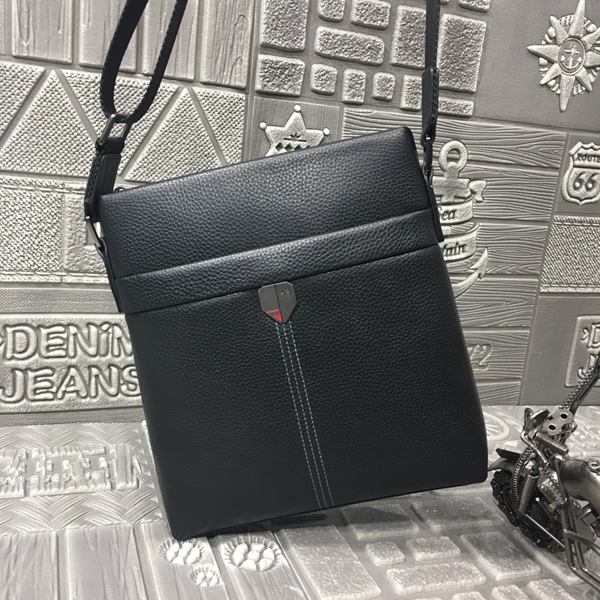 スーパーコピーブランドバッグ背面デザイン